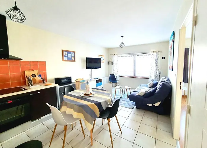 Nice 34M Near The Port Of Saint-Malo